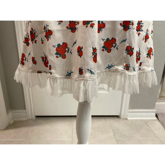 Lingerie Rose Printed Nightie with Thong Size Medium - Picture 3 of 7